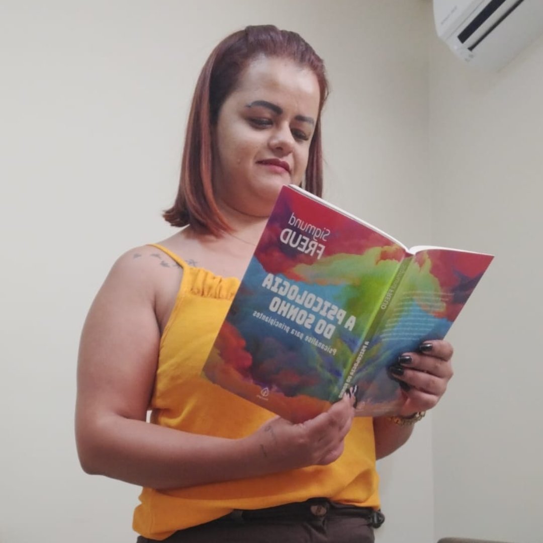 Viviane Maia - Psicanalista Clínica